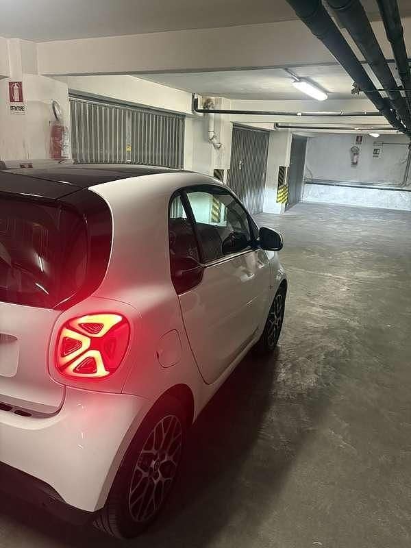 Usata Smart ForTwo Coupé Prime 41 kW (56 CV) 2023 Utilitaria
