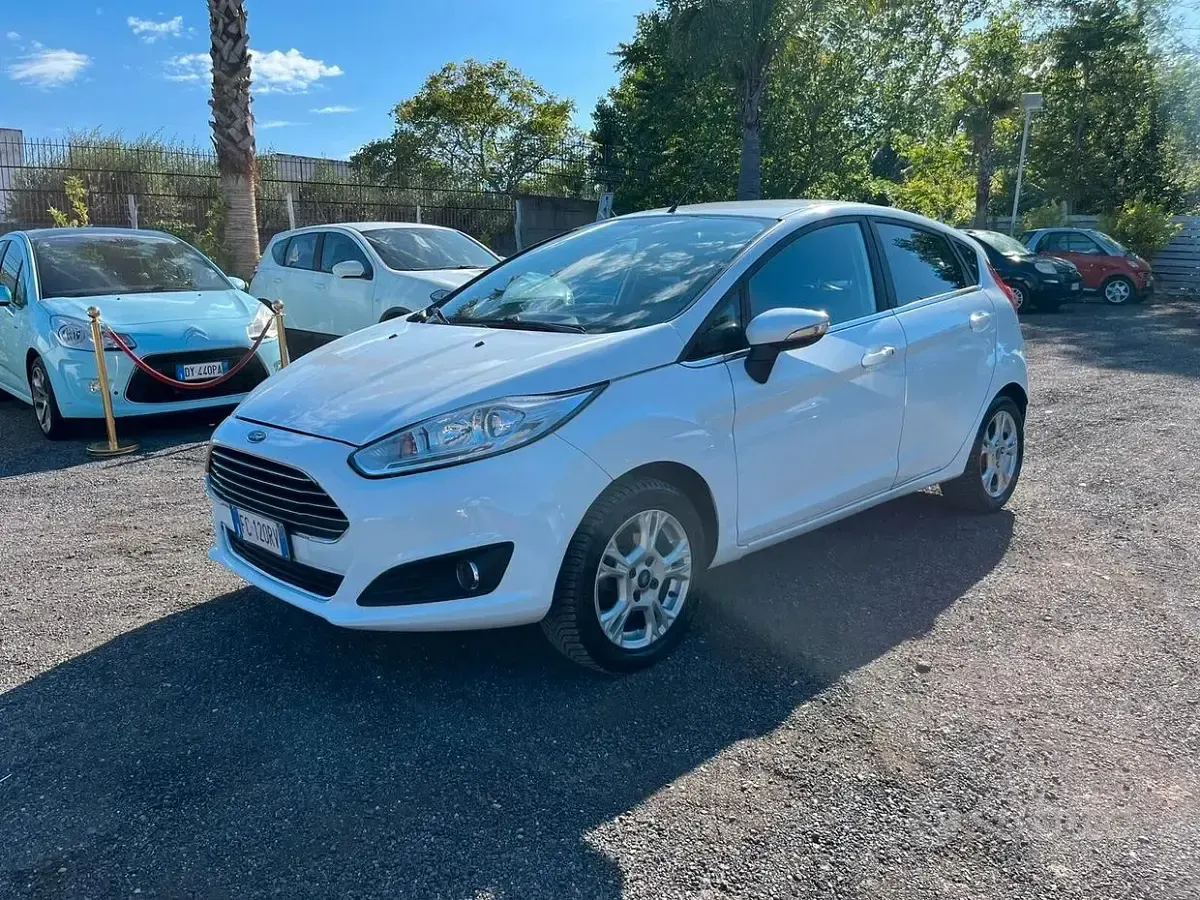 Second-hand Ford Fiesta Titanium 60 CP (44 kW) 2016 Alb Hatchback
