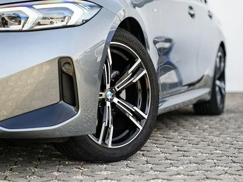 Usata BMW 320e M Sport 190 CV (139 kW) 2025 Gray Station wagon