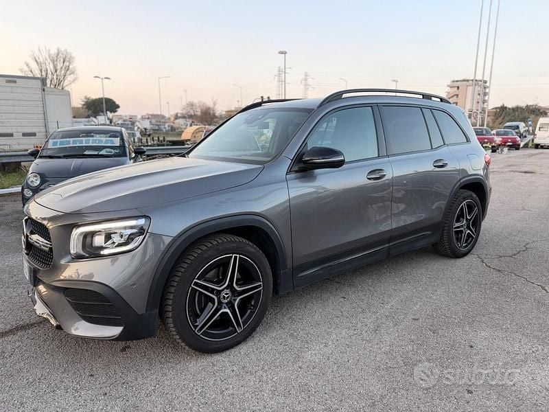 Usata Mercedes GLB200 Executive 150 CV (110 kW) 2021 Grigio SUV