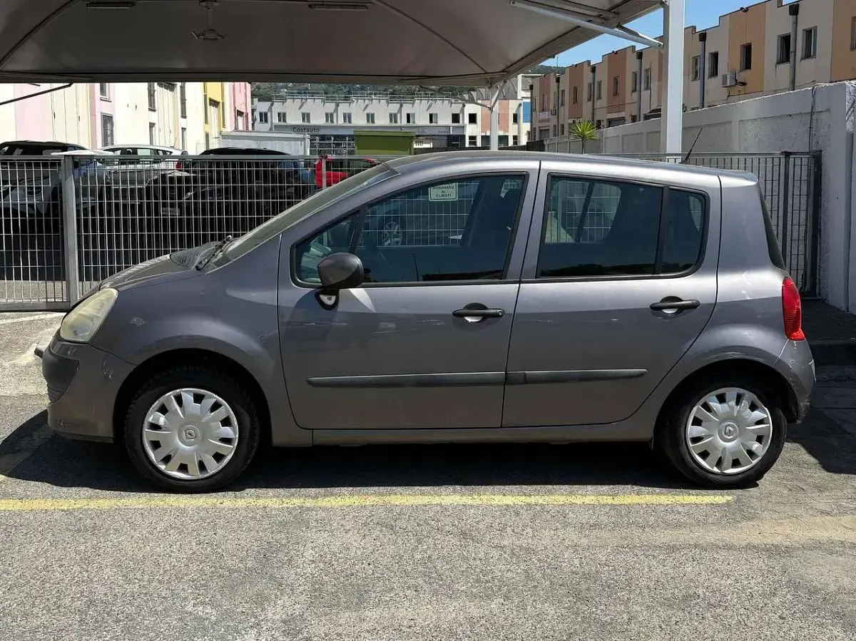 Usata Renault Modus Expression 75 CV (55 kW) 2009 Grigio Monovolume