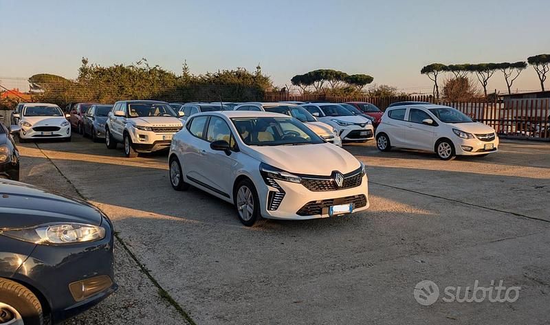 Bianco Usata 2024 Renault Clio V Evolution Berlina | 16.800 € (Super prezzo) - Immagine 1/4