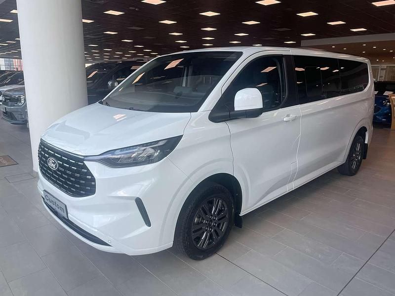 Nuova Ford Tourneo Titanium 136 CV (100 kW) 2025 Frozen white Monovolume