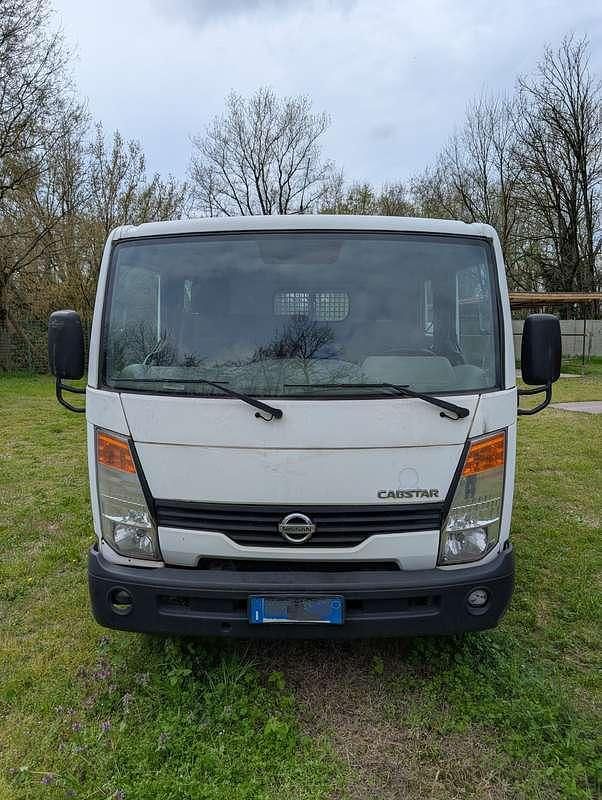 Usata Nissan Cabstar 131 CV (96 kW) 2010 Bianco Pick-up