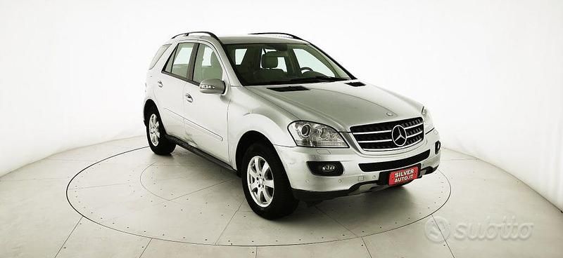 Usata Mercedes ML320 224 CV (164 kW) 2008 Grigio SUV