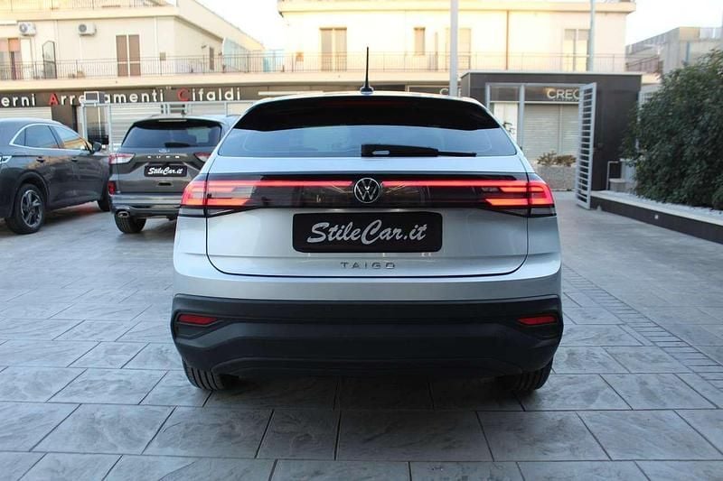 Usata VW Taigo Life 110 CV (80 kW) 2023 Reflex silber metallic SUV
