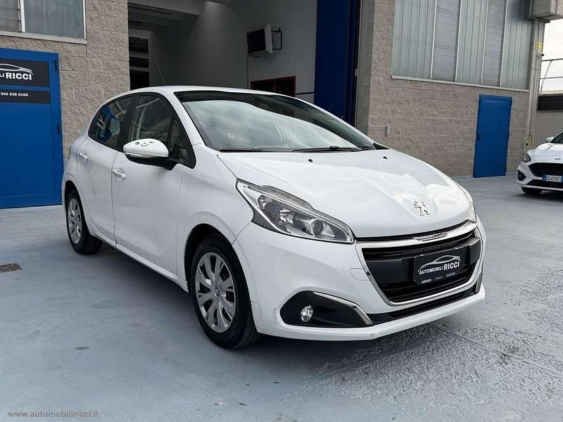 Usata Peugeot 208 Active 82 CV (60 kW) 2016 Bianco Utilitaria
