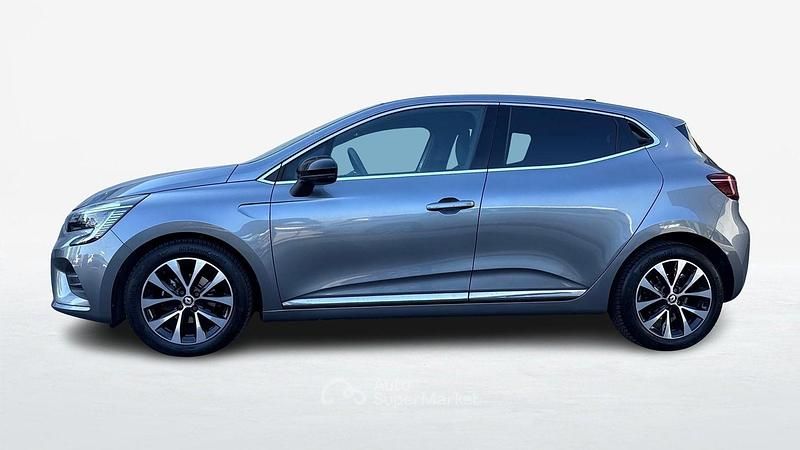 Usado Renault Clio V Techno 101 HP (74 kW) 2023 Cinzento Sedan