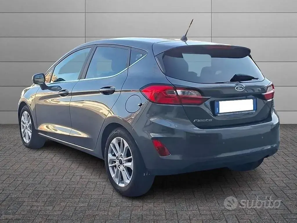 Usata Ford Fiesta Titanium 75 CV (55 kW) 2022 Grigio Utilitaria