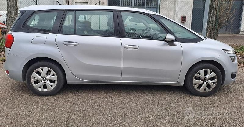 Begagnad Citroën C4 2015 Grå Sedan