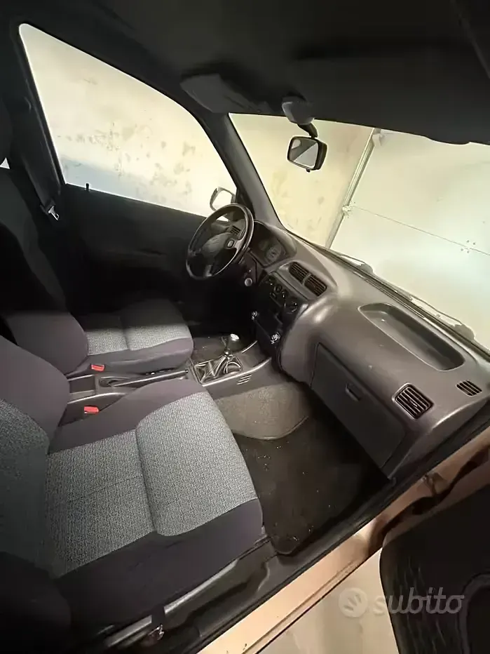 Usata Daihatsu Terios 117 CV (86 kW) 2001 Marrone SUV