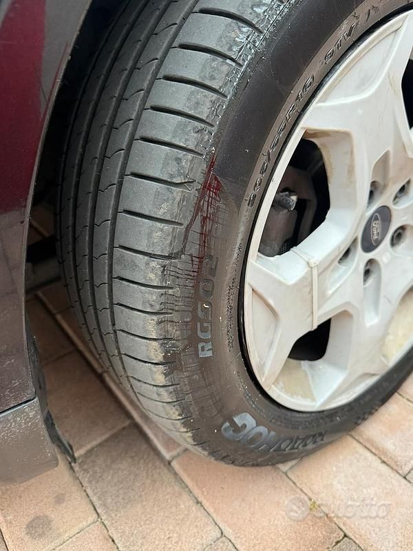 Usata Ford Mondeo Ghia 131 CV (96 kW) 2004 Nero Station wagon