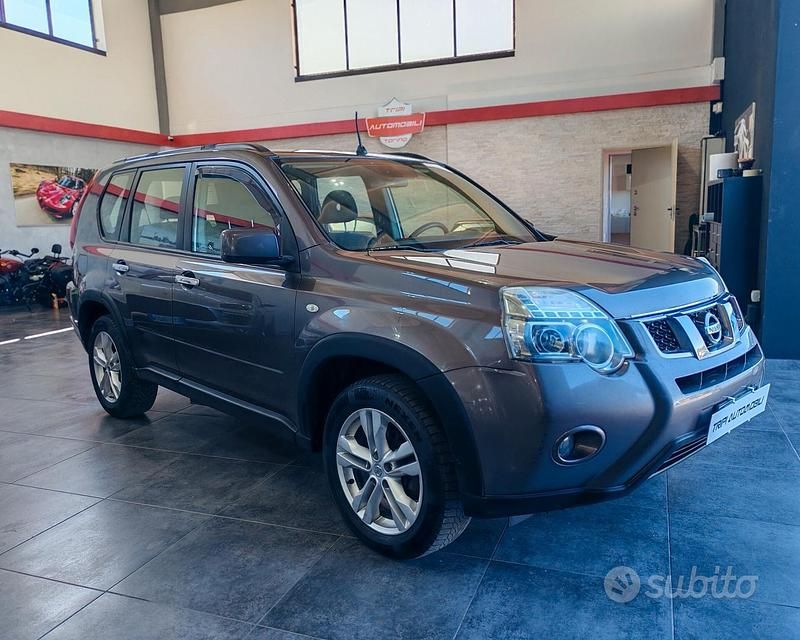 Usata Nissan X-Trail 150 CV (110 kW) 2011 Marrone SUV