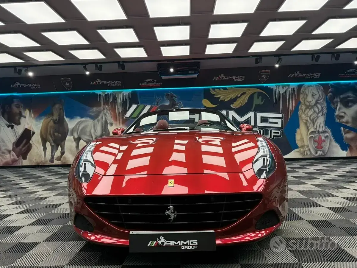 Usata Ferrari California 560 CV (411 kW) 2016 Rosso Cabrio