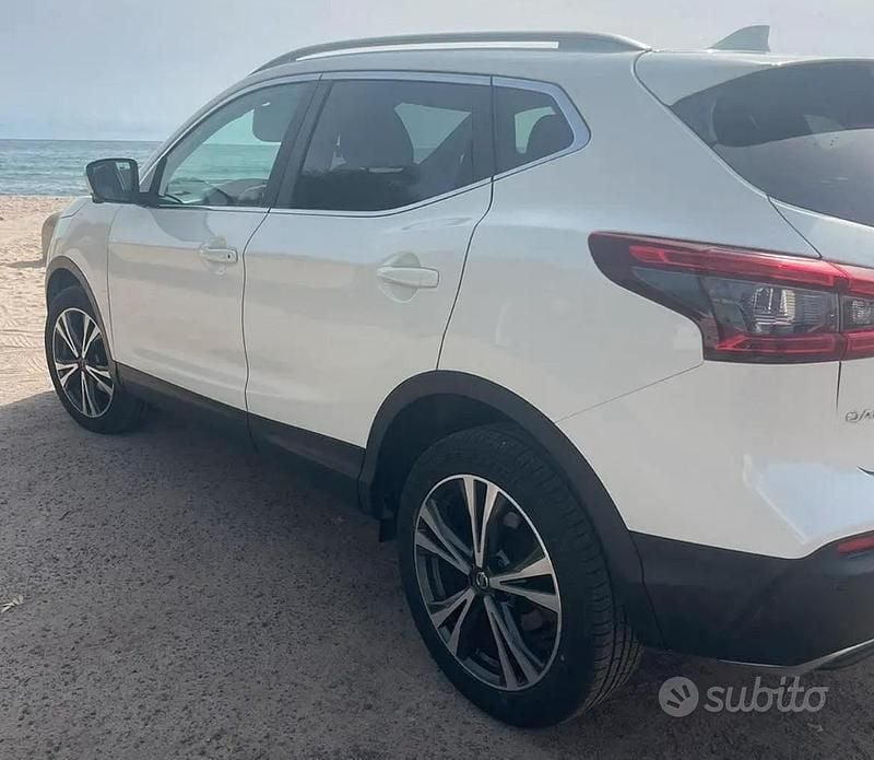 Usata Nissan Qashqai N-Connecta 110 CV (80 kW) 2018 Bianco SUV