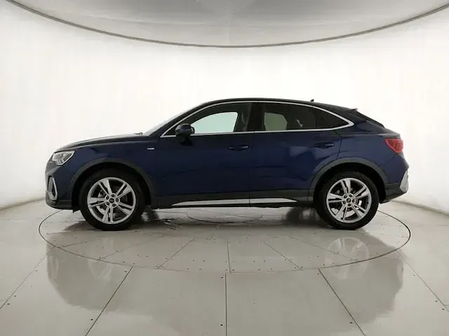 Usata Audi Q3 Sportback S-Line 150 CV (110 kW) 2024 Blu navarra metallizzato SUV