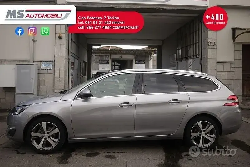 Usado Peugeot 308 Allure 131 CV (96 kW) 2016 Plateado Familiar