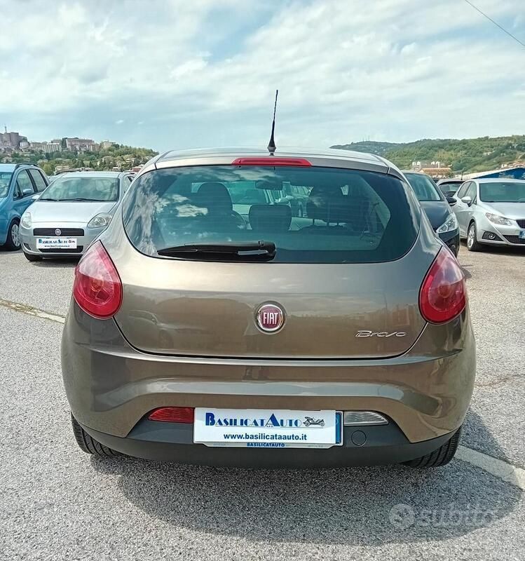 Usata Fiat Bravo Dynamic 120 CV (88 kW) 2008 Oro Utilitaria