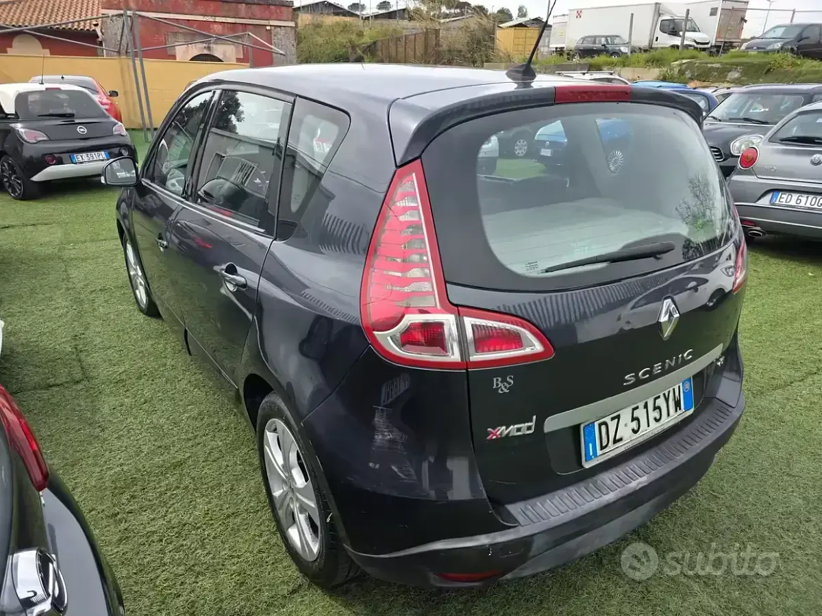 Usata Renault Scenic E-Tech 110 CV (80 kW) 2010 Nero Monovolume
