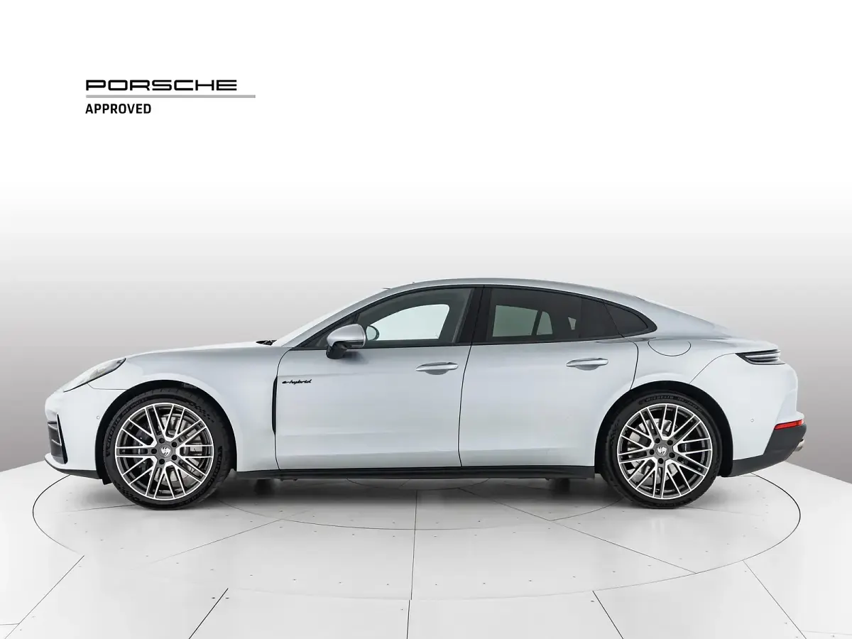 Usata Porsche Panamera 4 E-Hybrid 470 CV (345 kW) 2024 F0 argento dolomite metallizzato Utilitaria