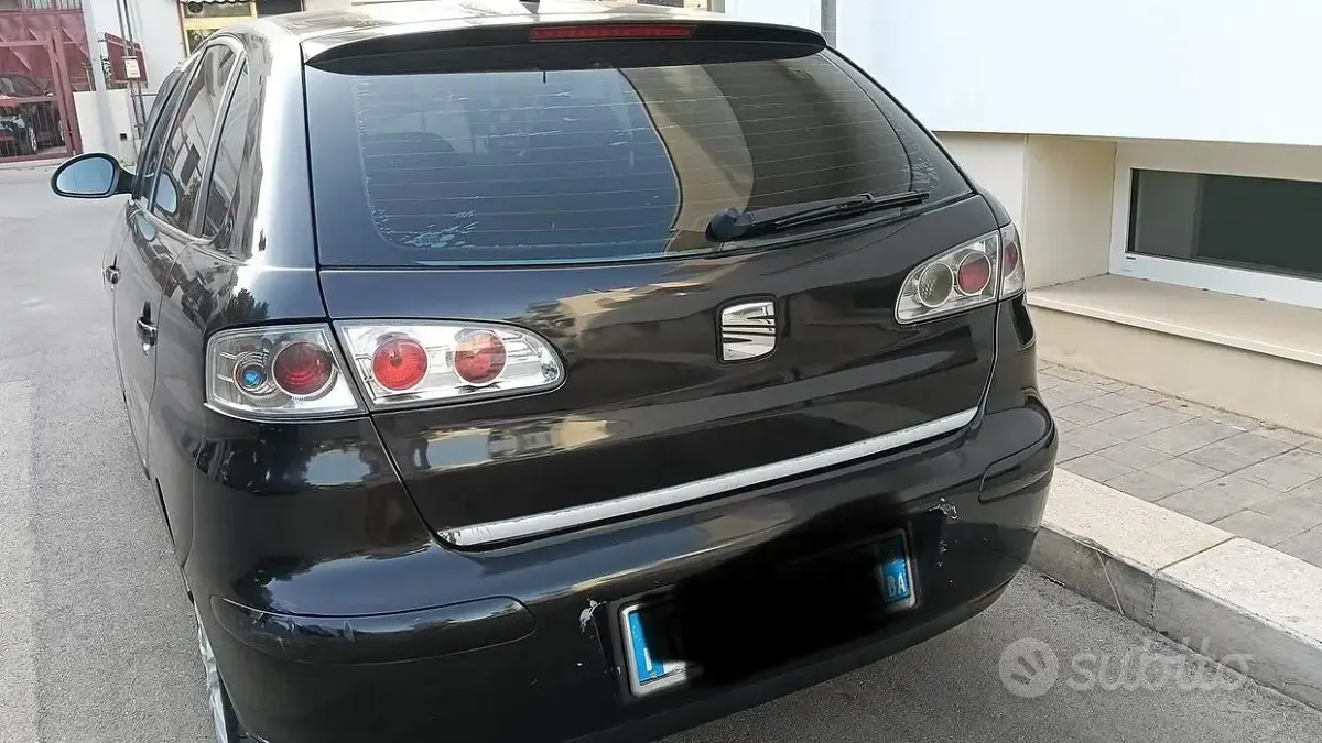 Usata Seat Ibiza Stylance 75 CV (55 kW) 2005 Nero Utilitaria
