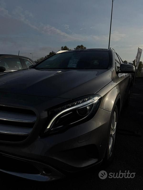 Usata Mercedes GLA200 Premium 136 CV (100 kW) 2015 Grigio SUV