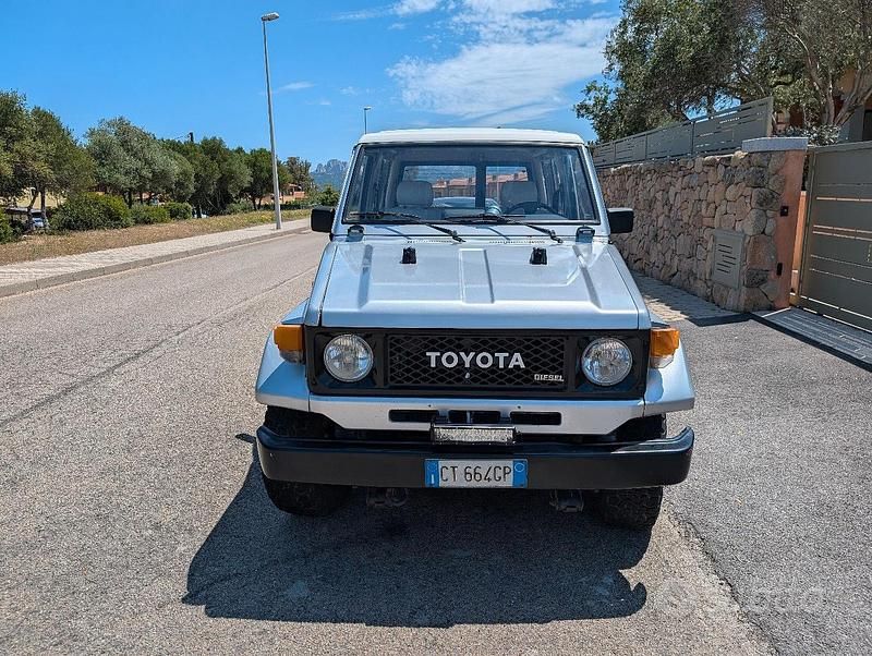Usata Toyota Land Cruiser 99 CV (72 kW) 1987 SUV