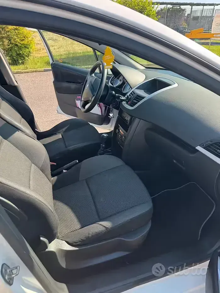 Usata Peugeot 207 68 CV (50 kW) 2010 Bianco Berlina