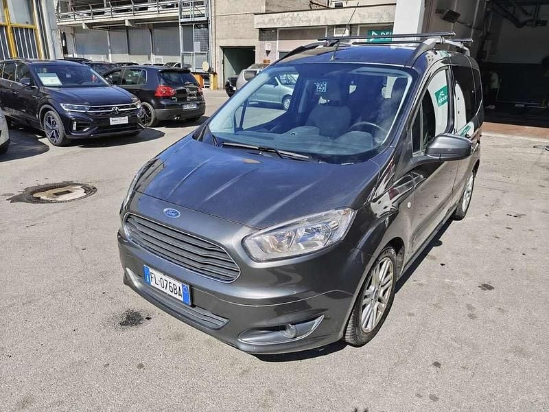 Usata Ford Tourneo Courier 95 CV (69 kW) 2017 Monovolume