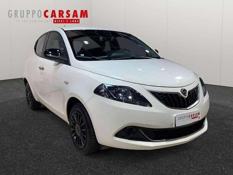 Usata Lancia Ypsilon Silver 69 CV (50 kW) 2022 Bianco Utilitaria