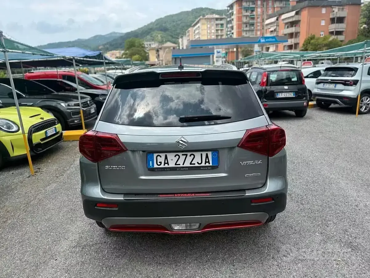Usata Suzuki Vitara 111 CV (81 kW) 2020 Grigio SUV