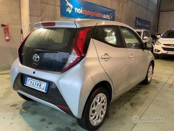 Usata Toyota Aygo X-play 72 CV (52 kW) 2018 Grigio Utilitaria