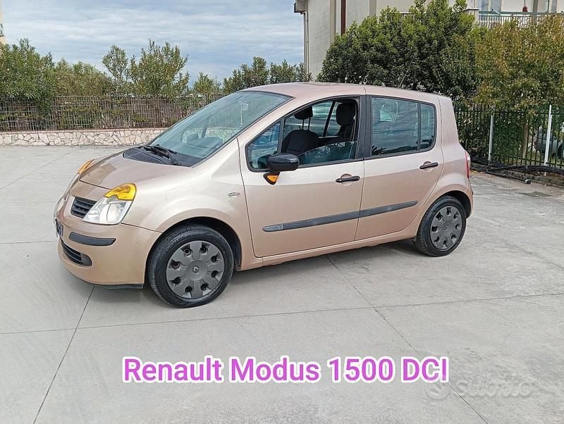 Grigio Usata 2004 Renault Modus Monovolume | 1850 € (Cara) - Immagine 1/4