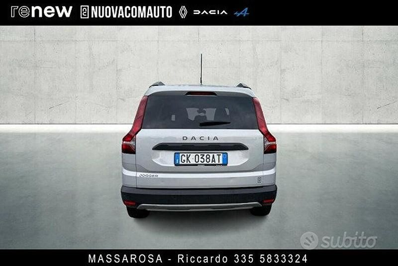 Usata Dacia Jogger Comfort 101 CV (74 kW) 2022 Grigio Monovolume