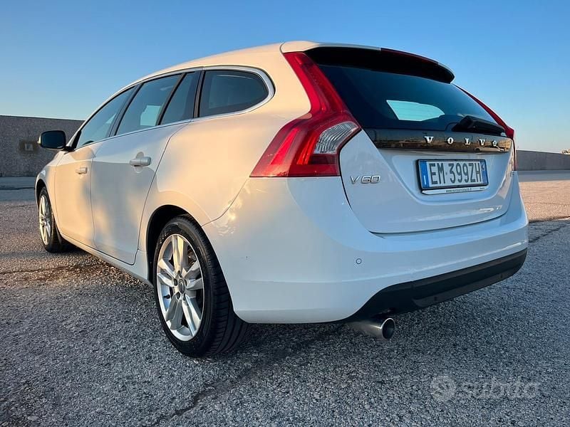 Usata Volvo V60 163 CV (119 kW) 2012 Bianco Station wagon