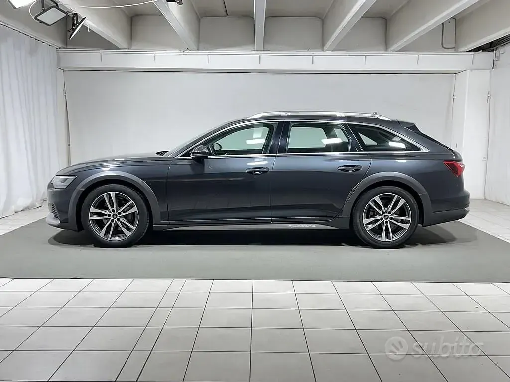 Usata Audi A6 Allroad 204 CV (150 kW) 2023 Grigio Station wagon