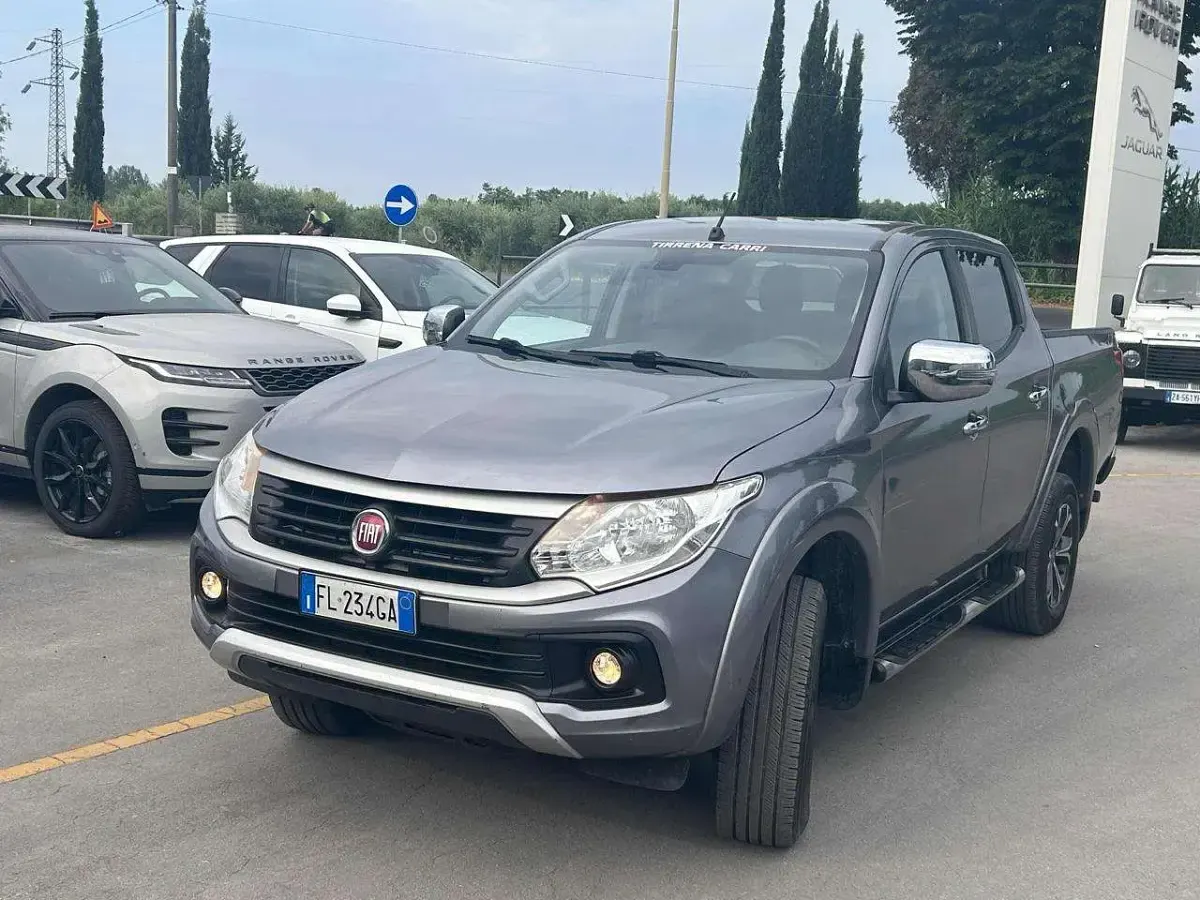Usata Fiat Fullback Cross 181 CV (133 kW) 2017 Grigio scuro Pick-up