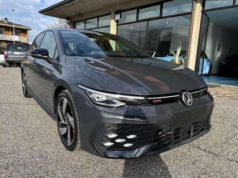 Usata VW Golf VIII GTI 265 CV (194 kW) 2024 Uranogrey Berlina