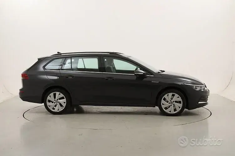 Usata VW Golf VIII Style 116 CV (85 kW) 2021 Gray Station wagon