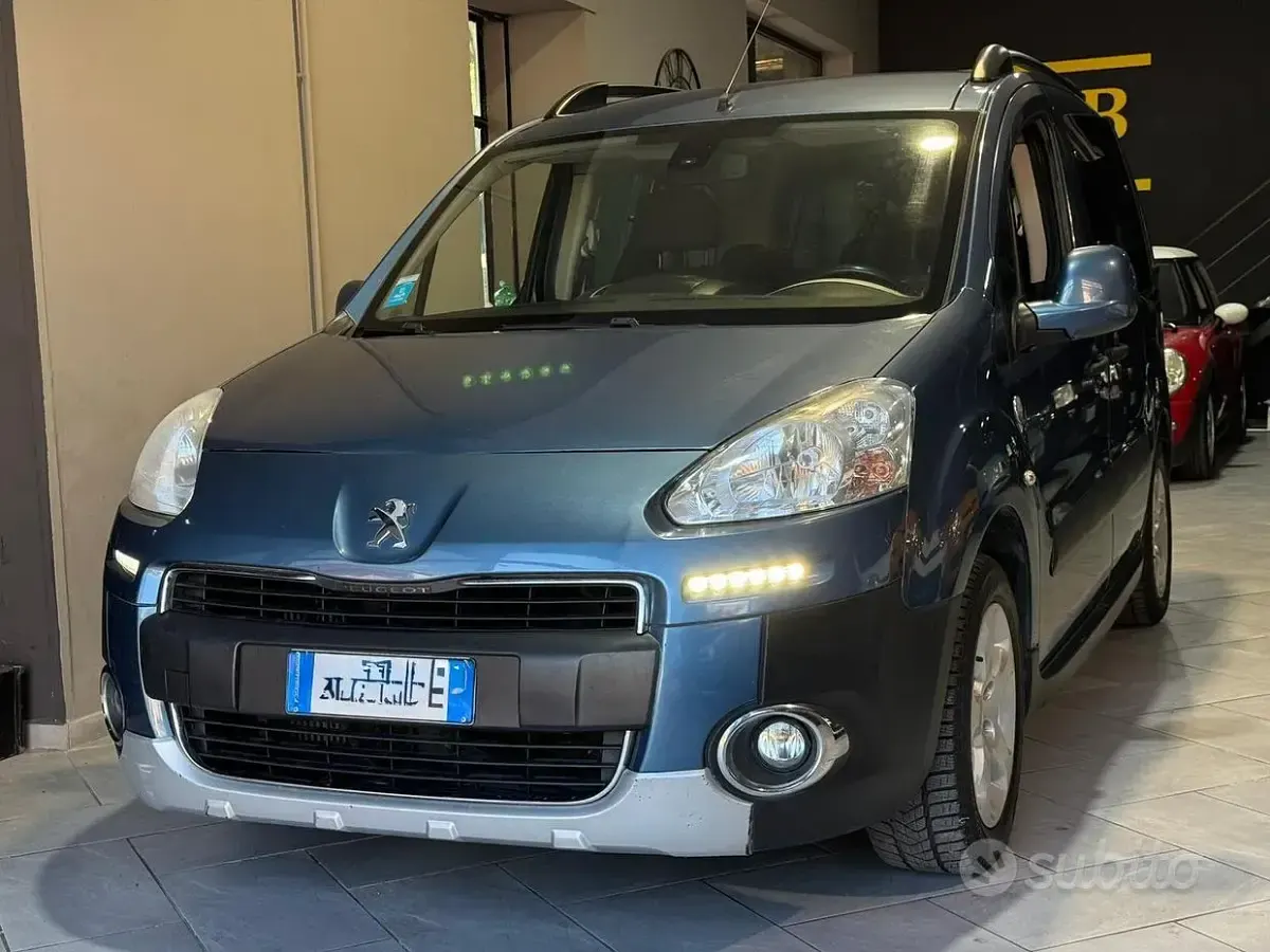 Usata Peugeot Partner Tepee 120 CV (88 kW) 2016 Blu Monovolume