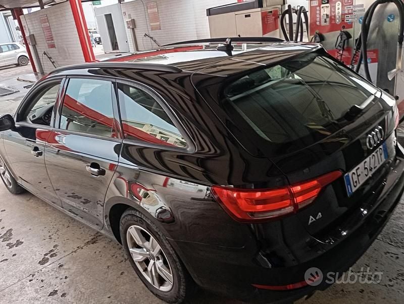 Usata Audi A4 150 CV (110 kW) 2018 Nero Station wagon