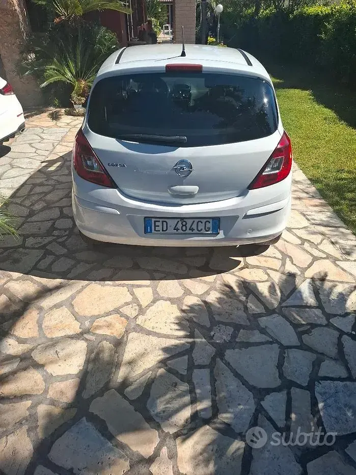Usata Opel Corsa 85 CV (62 kW) 2013 Bianco Utilitaria