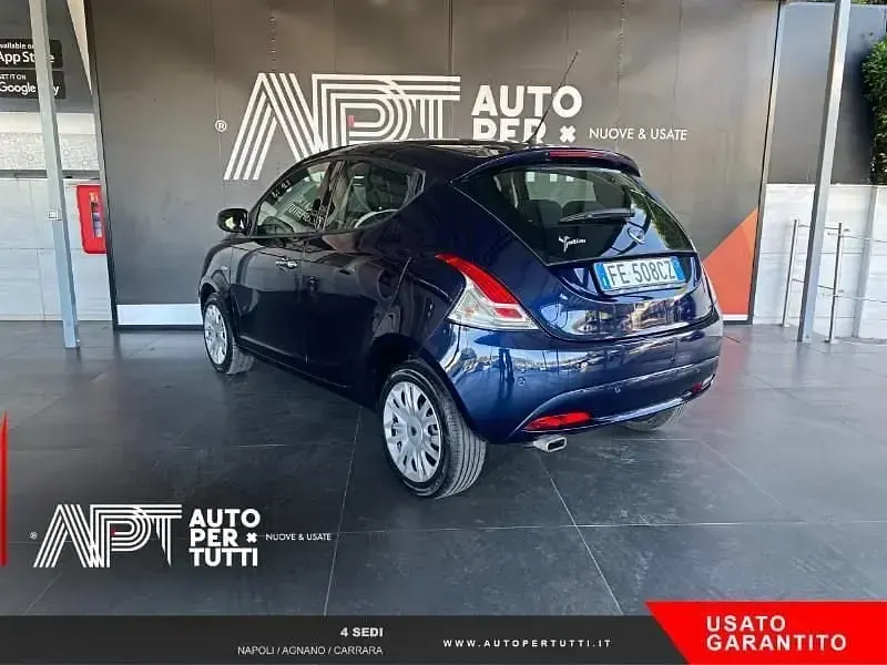 Usata Lancia Ypsilon Gold 95 CV (69 kW) 2016 Blu Utilitaria