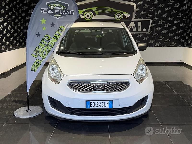Usata Kia Venga LX 77 CV (56 kW) 2010 Bianco Utilitaria