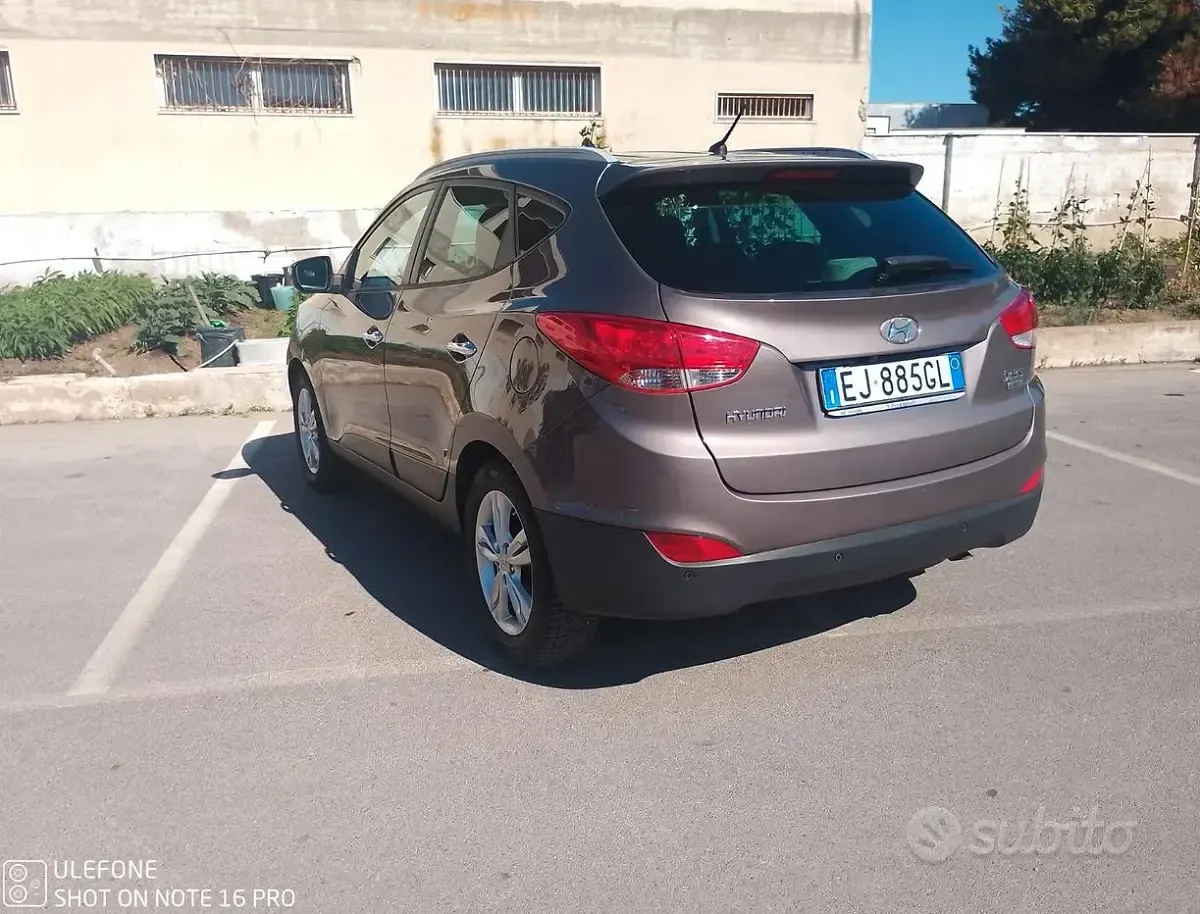 Usata Hyundai Tucson Comfort 115 CV (84 kW) 2011 Marrone SUV