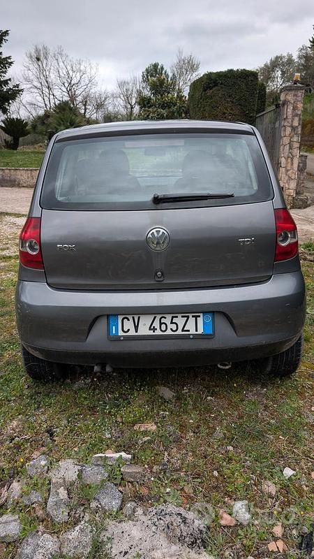 Usata VW Fox 69 CV (50 kW) 2005 Grigio Utilitaria