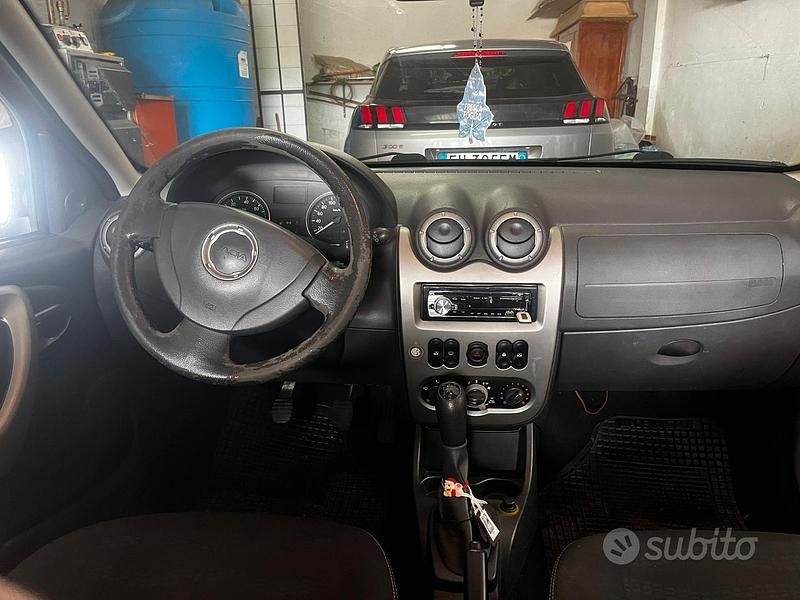 Usata Dacia Sandero 85 CV (62 kW) 2011 Berlina