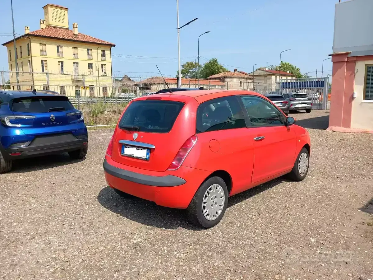 Usata Lancia Ypsilon 69 CV (50 kW) 2006 Arancione Utilitaria