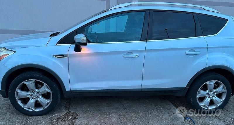 Usata Ford Kuga Titanium 136 CV (100 kW) 2009 Bianco SUV