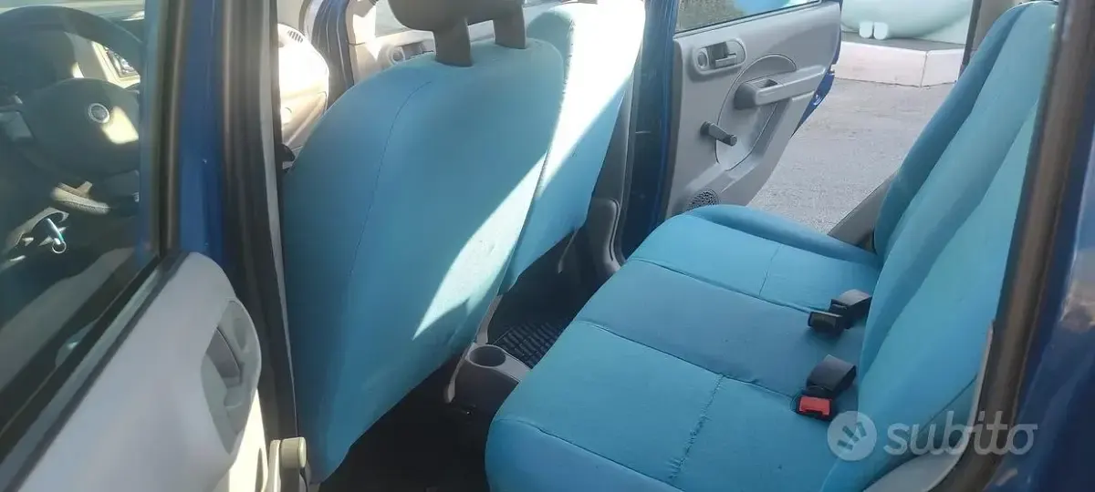 Usata Fiat Panda 69 CV (50 kW) 2005 Bluazzurro Utilitaria